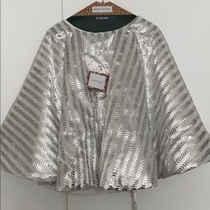 Arctic Holiday 56” treeskirt NWT